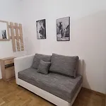 Lorf Hostel&apartments
