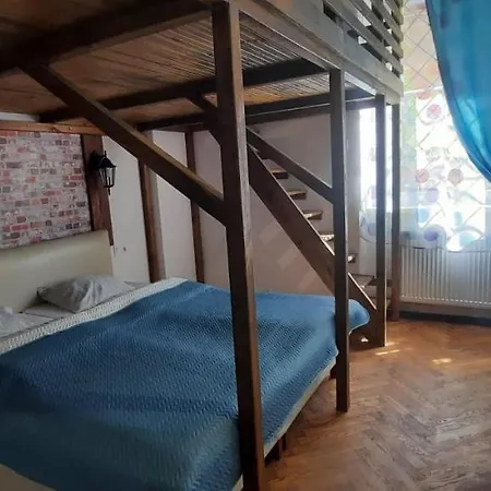 Hostel Lorf Hostel&apartments *