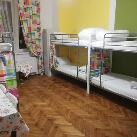 Hostel Lorf Hostel&apartments