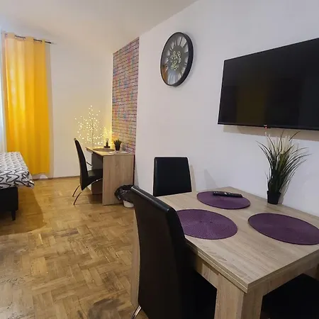 Lorf Hostel&apartments Albergue