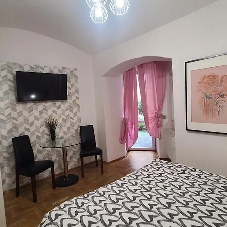 Lorf Hostel&apartments