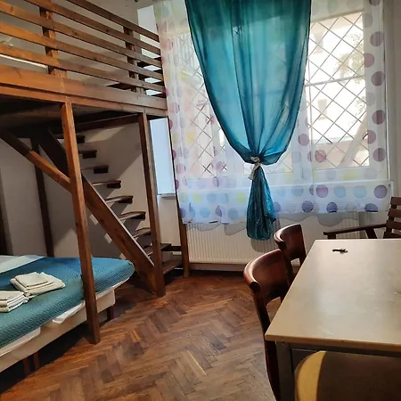 Lorf Hostel&apartments Hostel *