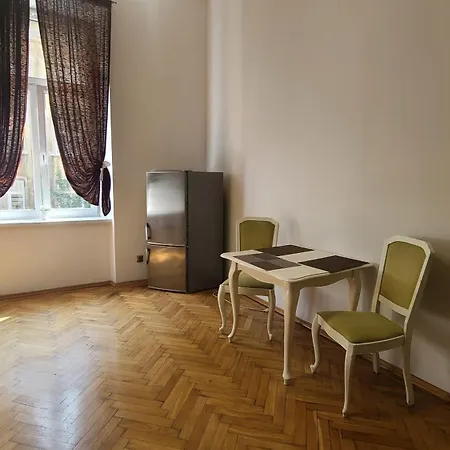 Hostel Lorf Hostel&apartments *