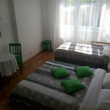 Lorf Hostel&apartments Albergue
