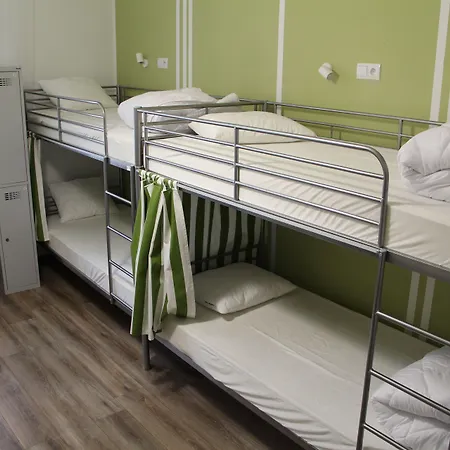 Hostel Lorf Hostel&apartments *