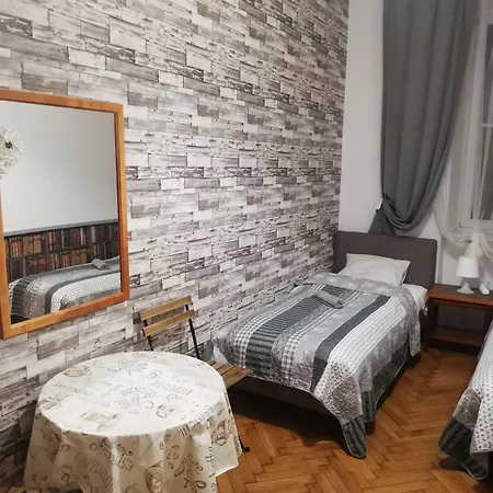 Hostel Lorf Hostel&apartments