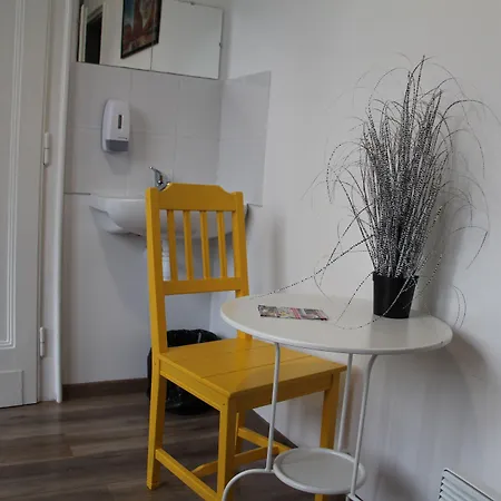 Lorf Hostel&apartments *