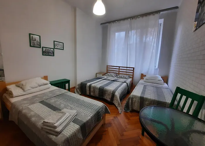 Lorf Hostel&apartments بيت شباب كراكوفيا