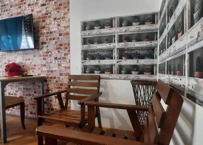 Lorf Hostel&apartments بيت شباب *