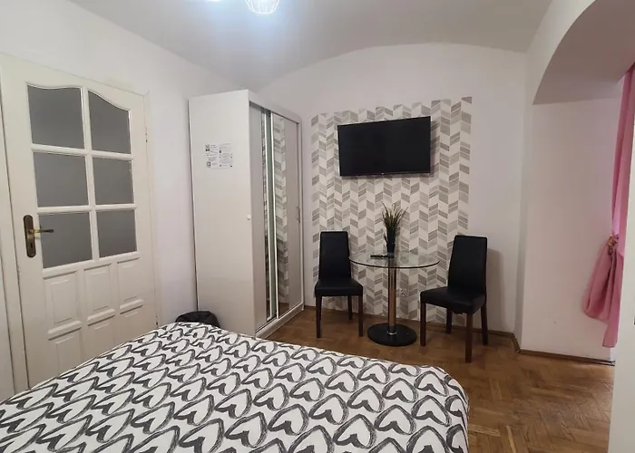 بيت شباب Lorf Hostel&apartments *