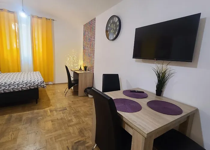 Lorf Hostel&apartments بيت شباب