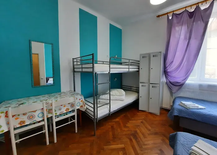 بيت شباب Lorf Hostel&apartments *