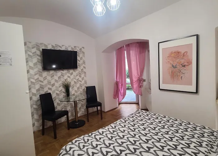 Lorf Hostel&apartments