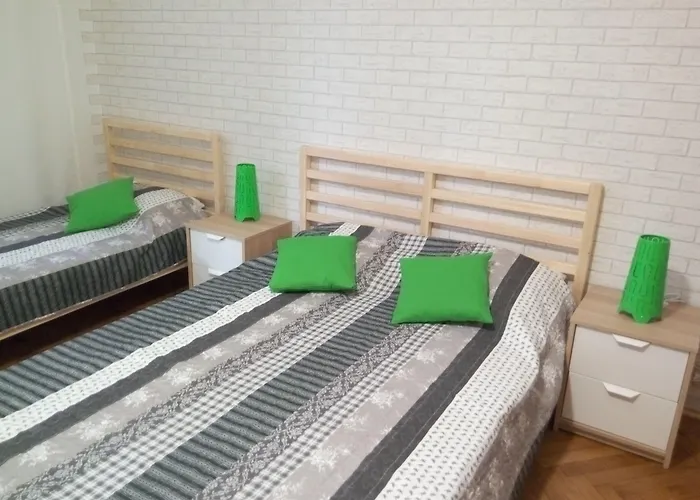 Lorf Hostel&apartments بيت شباب *