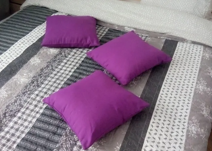 Lorf Hostel&apartments بيت شباب *