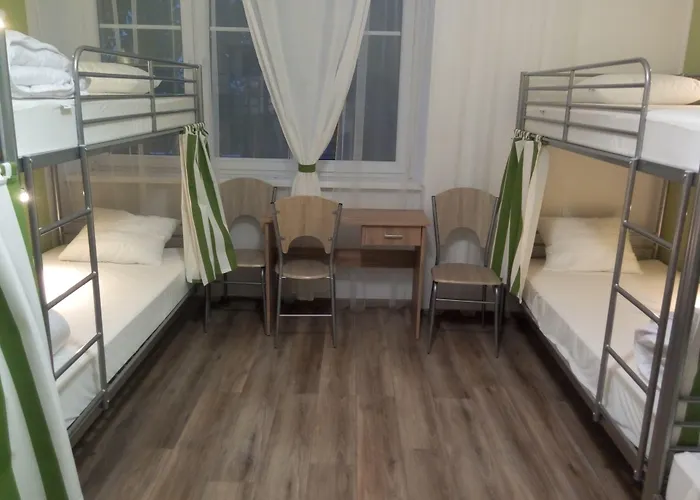 Lorf Hostel&apartments بيت شباب *