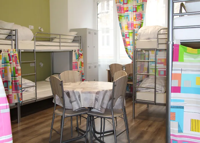 Lorf Hostel&apartments بيت شباب