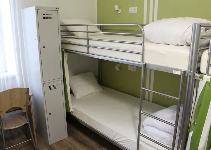 Lorf Hostel&apartments بيت شباب *