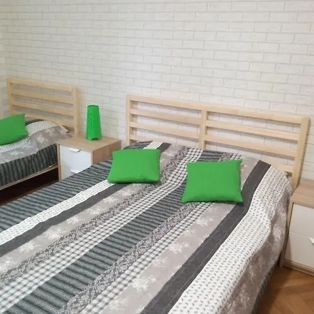 Lorf Hostel&apartments 旅馆 *