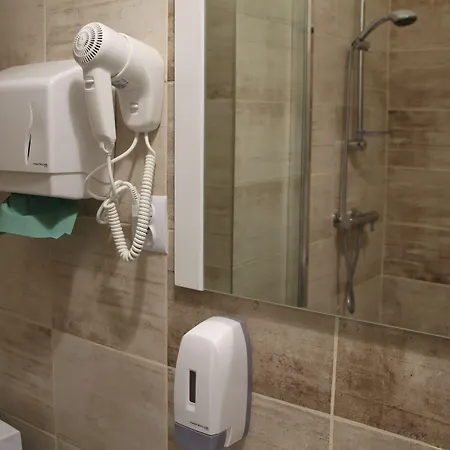 Lorf Hostel&apartments *