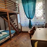 Lorf Hostel&apartments אכסניה *